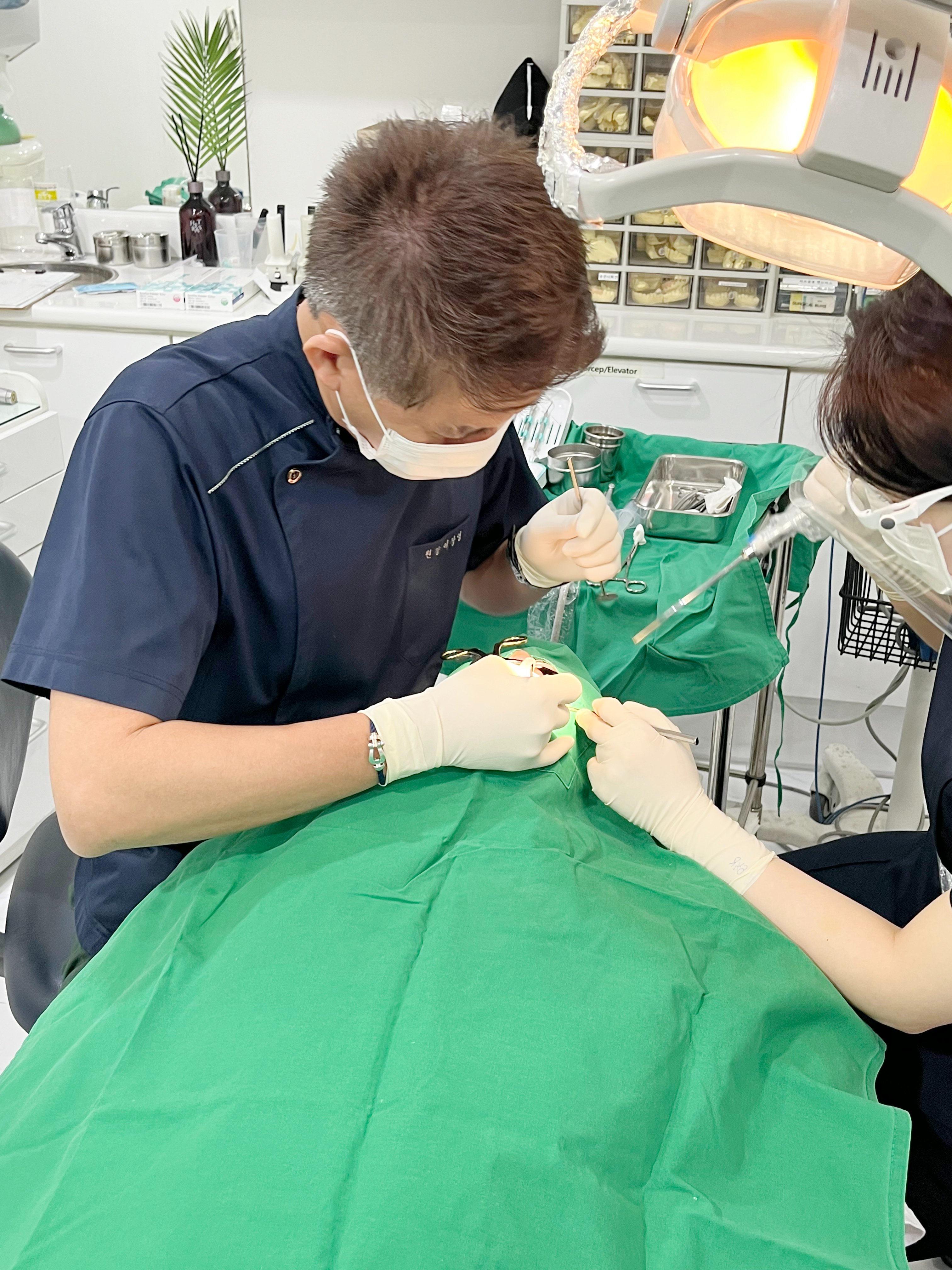 강남 임플란트 치과 추천
